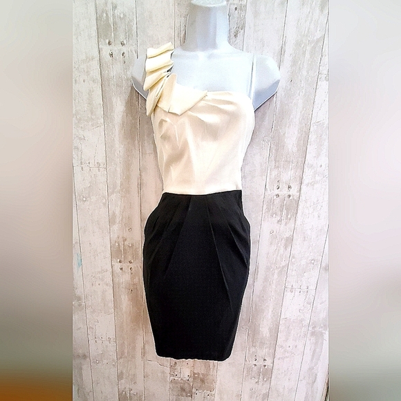 Jodi Kristopher Dresses & Skirts - 💚5/$25 Jodi Kristopher Ruffled Cream & Black Cocktail Pencil Dress Size 8/9